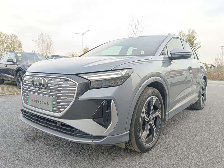 Фото 1 - Audi Q4 e-tron