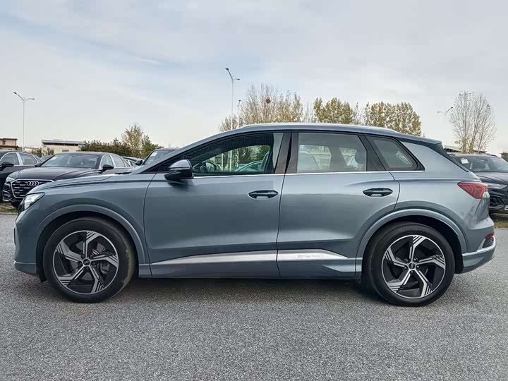 Фото 4 - Audi Q4 e-tron