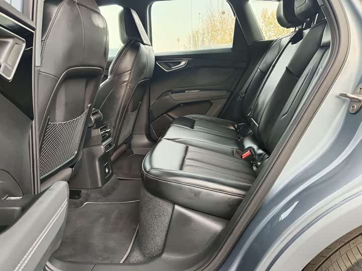 Фото 6 - Audi Q4 e-tron