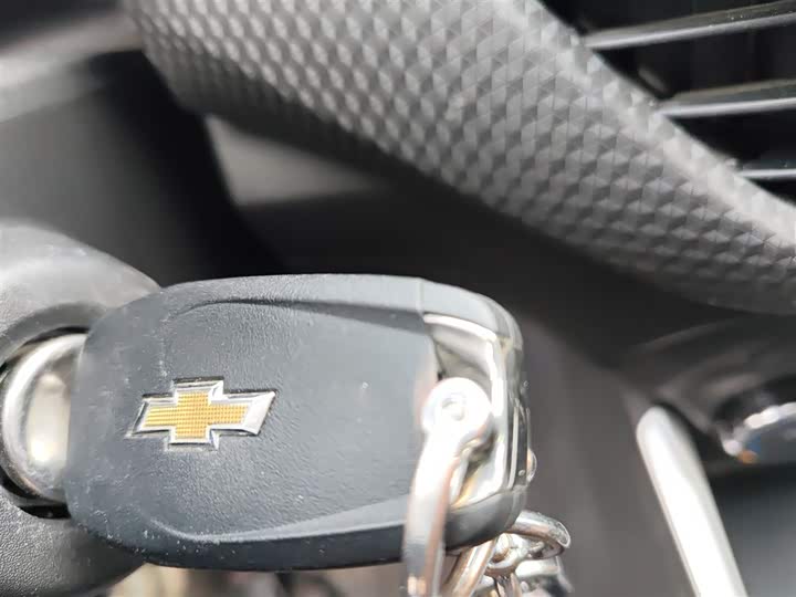 Фото 9 - Chevrolet Onix (Cavalier)