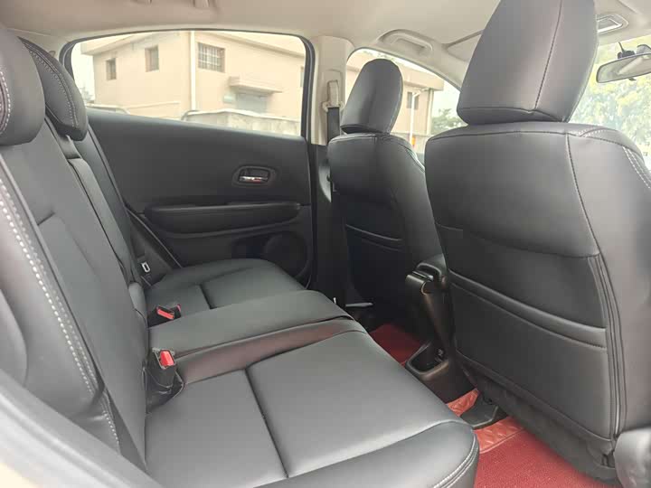 Фото 8 - Honda Vezel