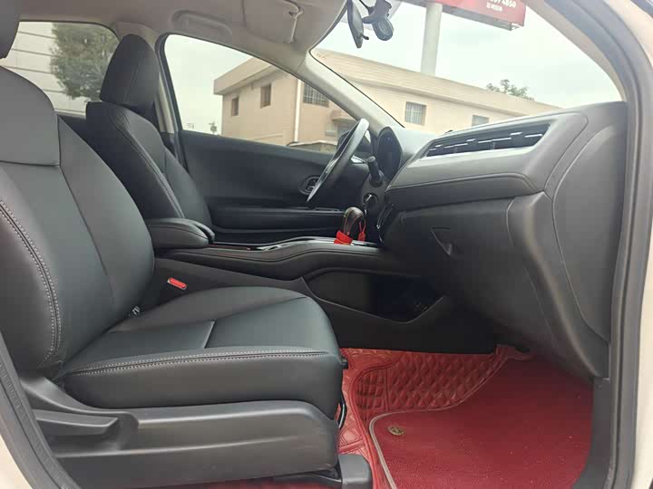 Фото 9 - Honda Vezel