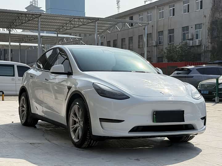 Фото 3 - Tesla Model Y