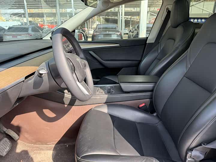 Фото 4 - Tesla Model Y