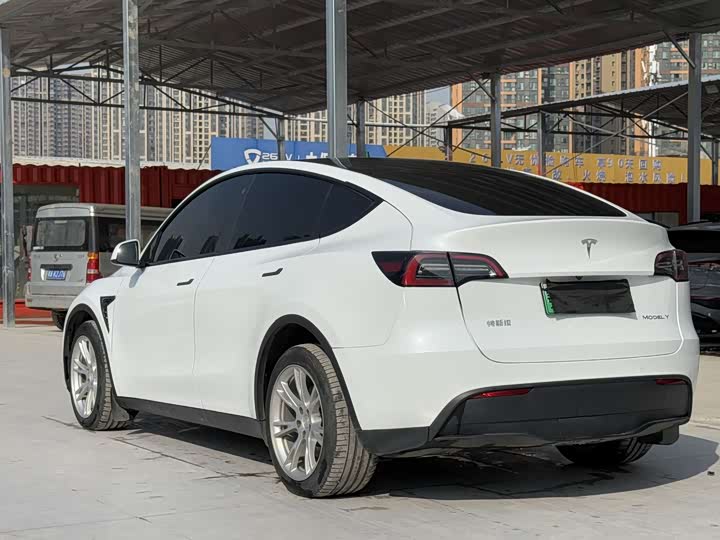 Фото 9 - Tesla Model Y