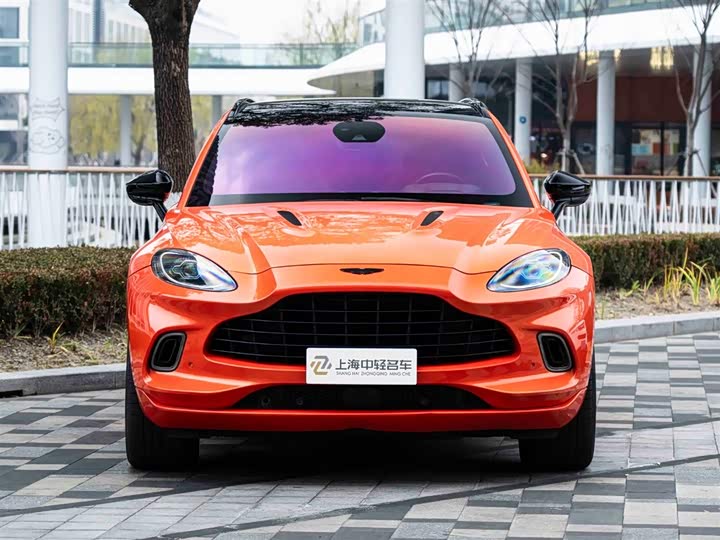 Фото 2 - Aston Martin DBX