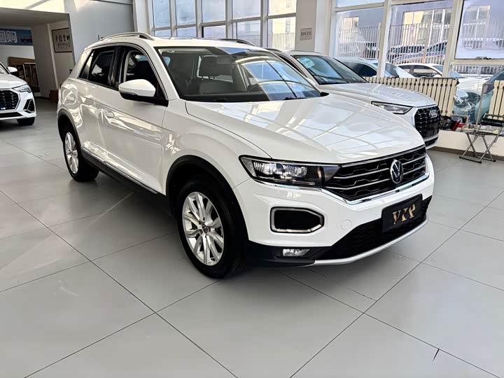 Фото 2 - Volkswagen T-Roc