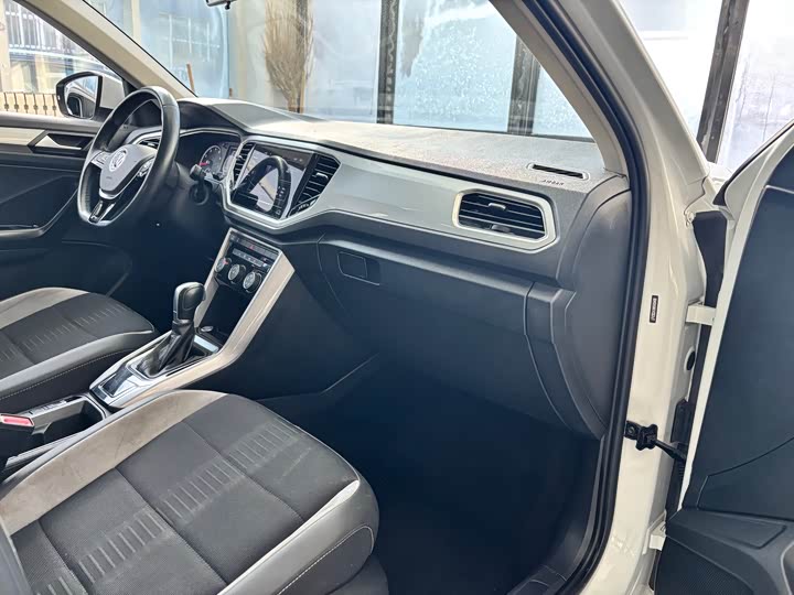 Фото 7 - Volkswagen T-Roc