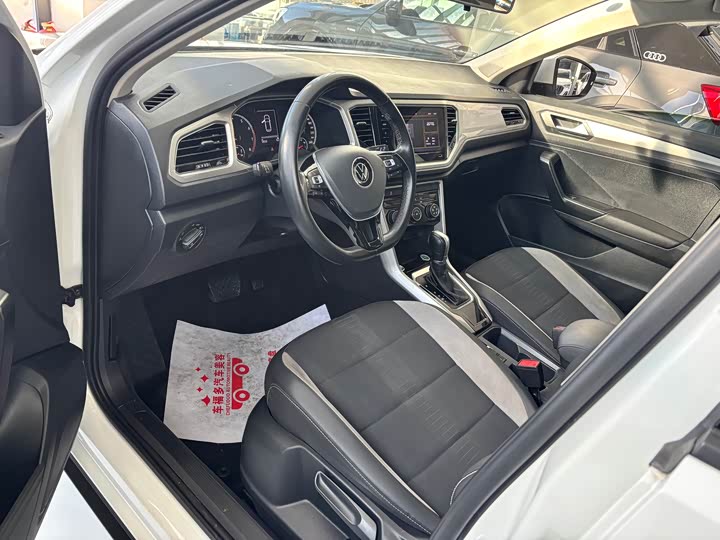 Фото 8 - Volkswagen T-Roc