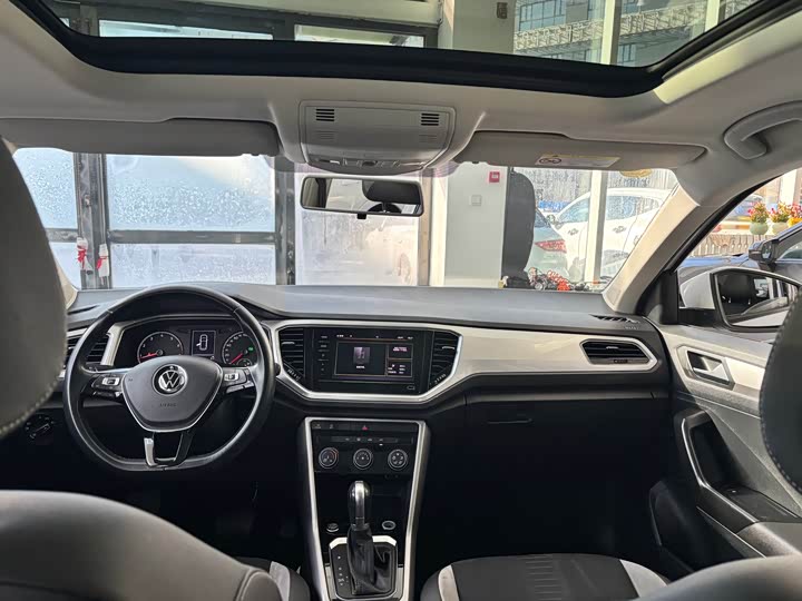 Фото 9 - Volkswagen T-Roc