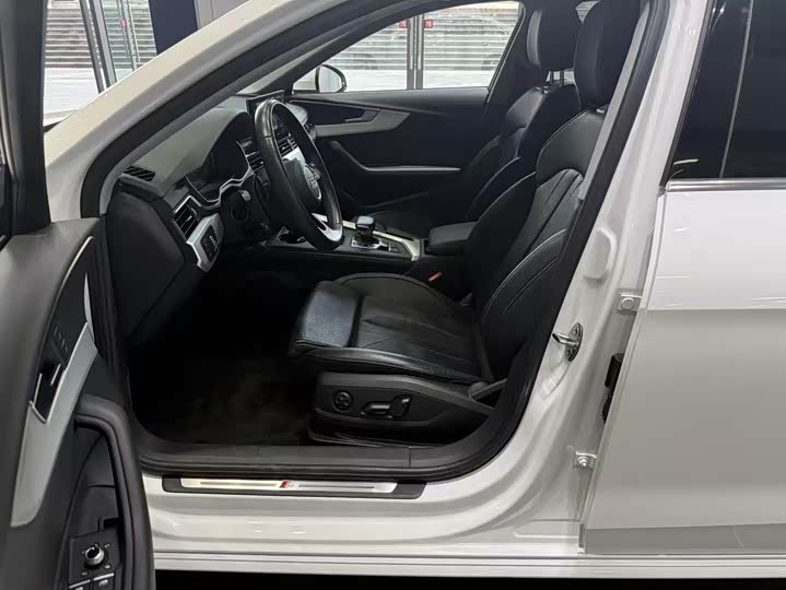 Фото 7 - Audi A4L