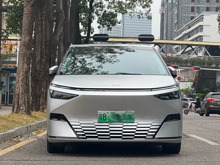 Фото 2 - XPeng X9