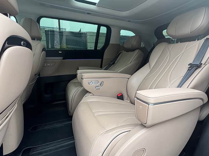 Фото 8 - XPeng X9