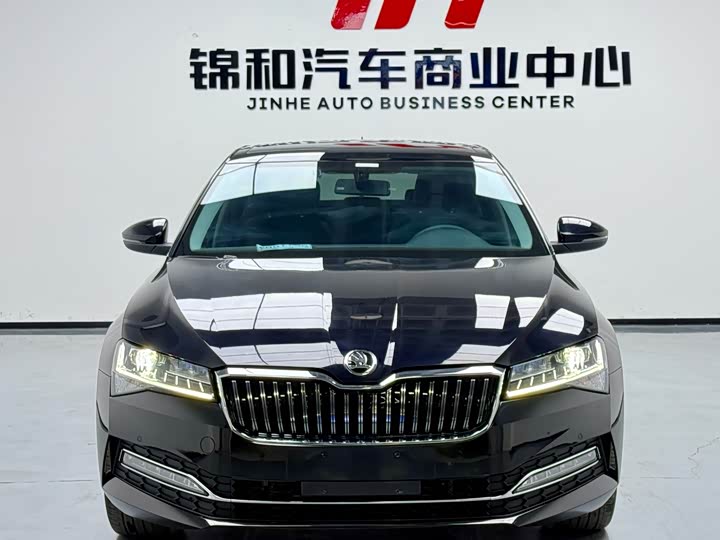 Фото 2 - Skoda Superb