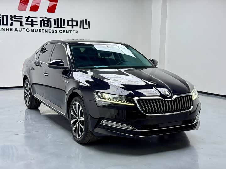 Фото 3 - Skoda Superb