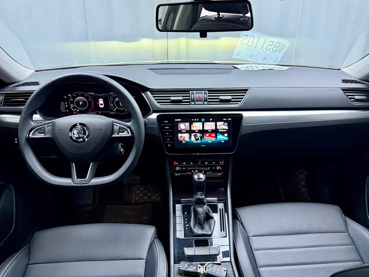 Фото 7 - Skoda Superb