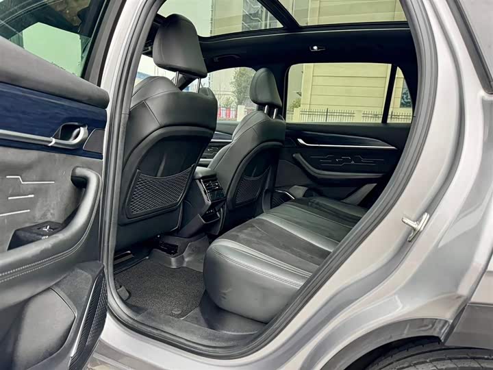 Фото 8 - Geely Monjaro