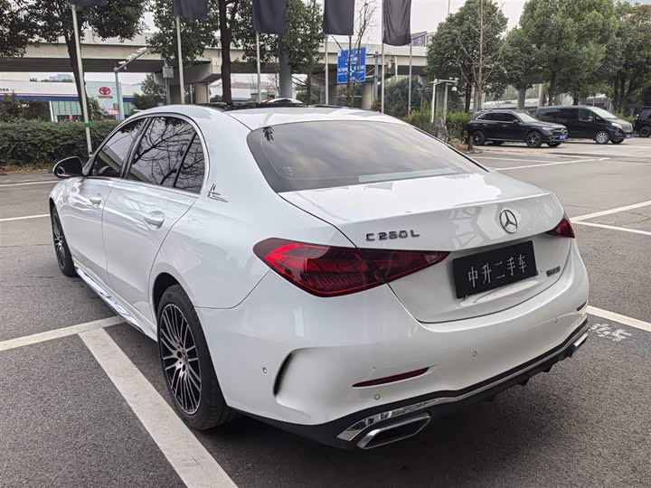 Фото 9 - Mercedes-Benz C-Class