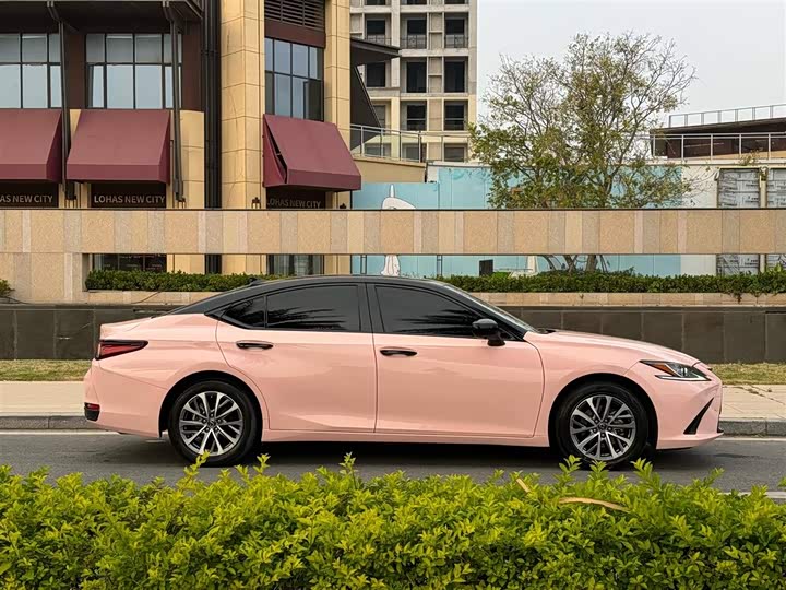 Фото 2 - Lexus ES