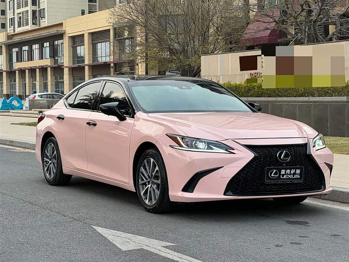 Фото 3 - Lexus ES