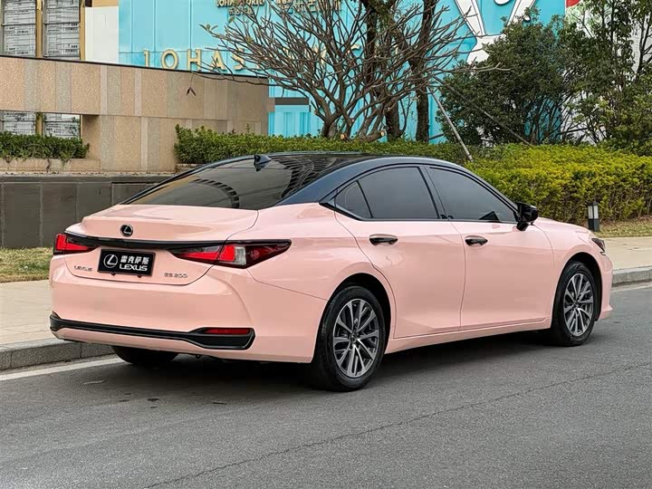 Фото 5 - Lexus ES