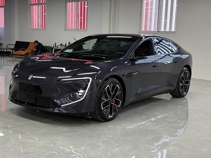 Фото 2 - Avatr 12