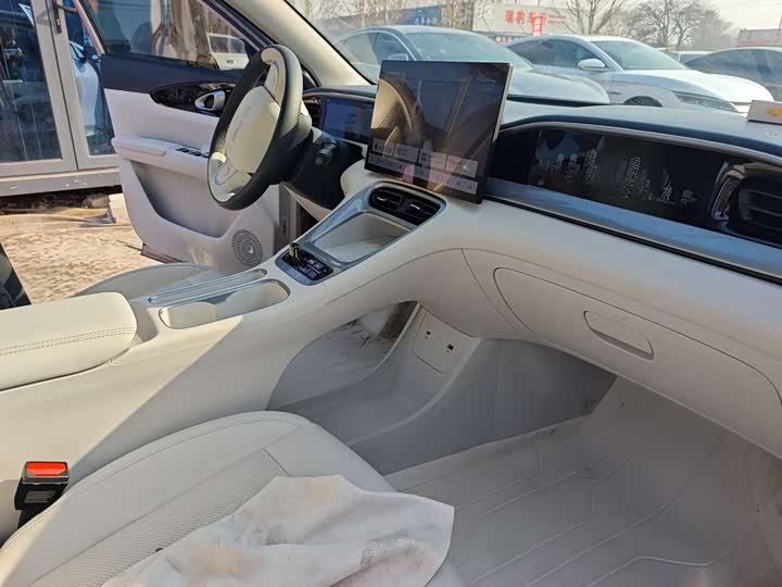 Фото 3 - Geely Galaxy Geome