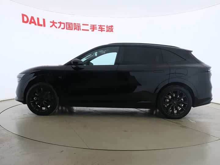 Фото 2 - Zeekr 7X