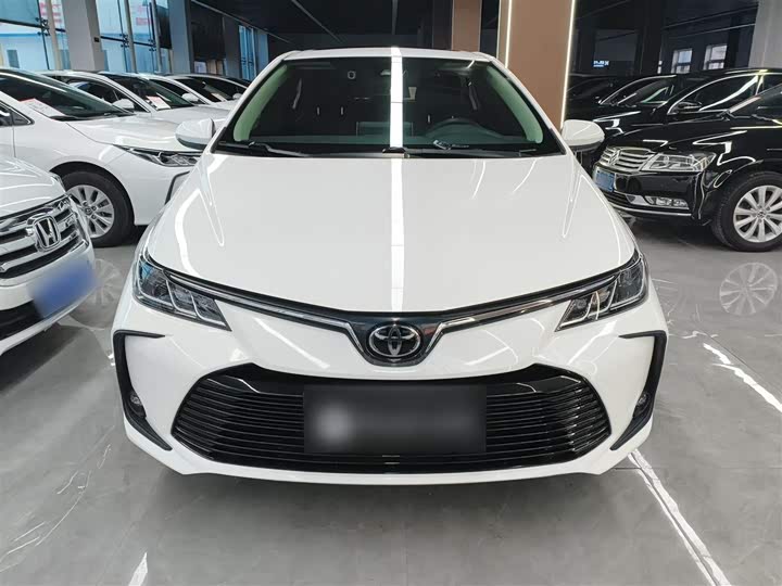 Фото 3 - Toyota Corolla