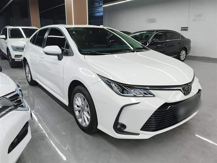 Фото 4 - Toyota Corolla