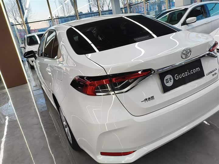 Фото 5 - Toyota Corolla