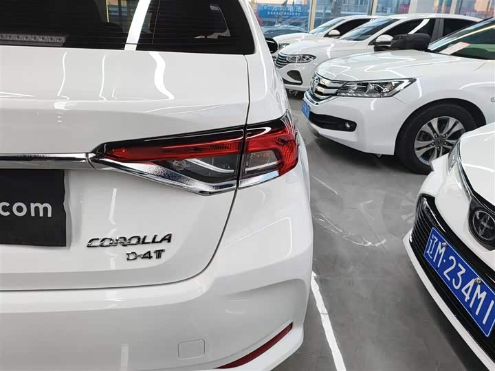 Фото 8 - Toyota Corolla