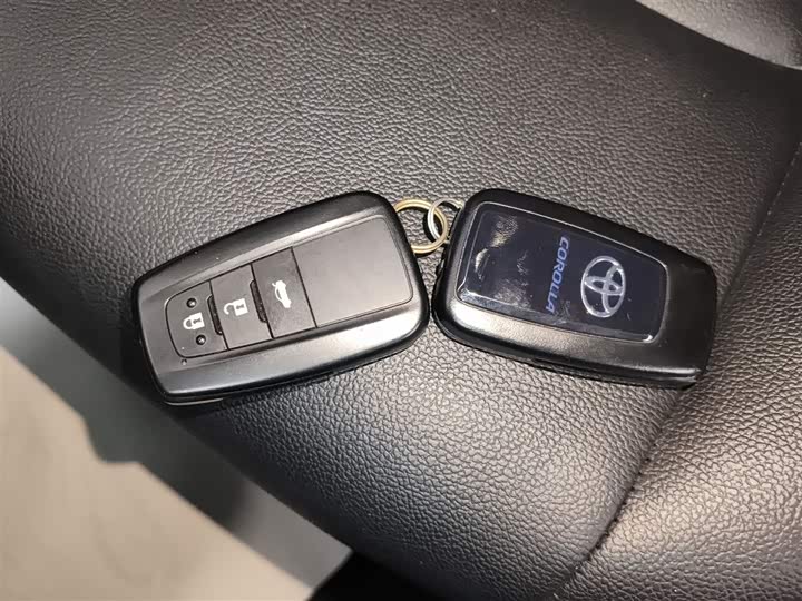 Фото 9 - Toyota Corolla