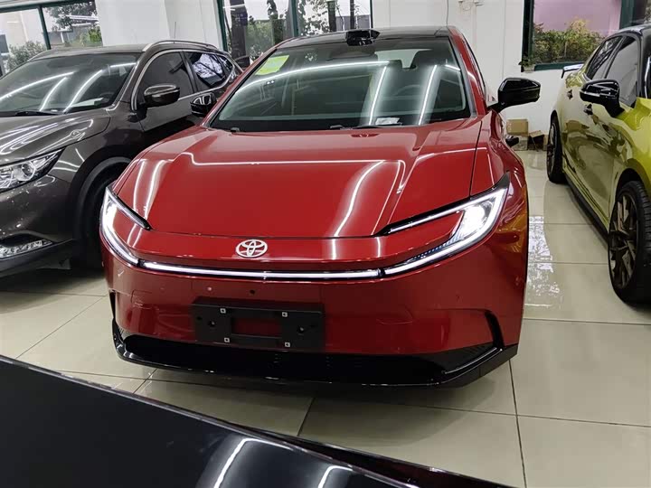 Фото 3 - Toyota bZ5