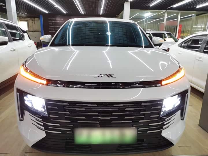 Фото 3 - JAC QX Hybrid