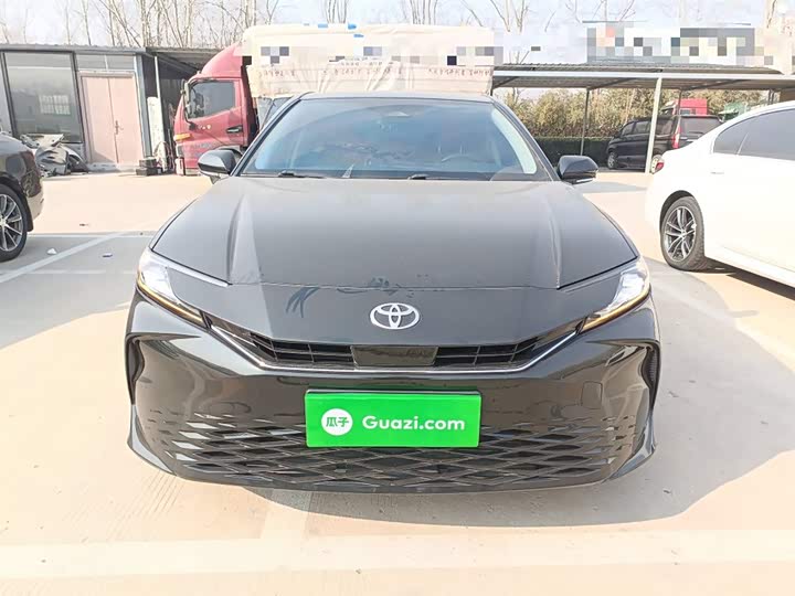 Фото 3 - Toyota Camry