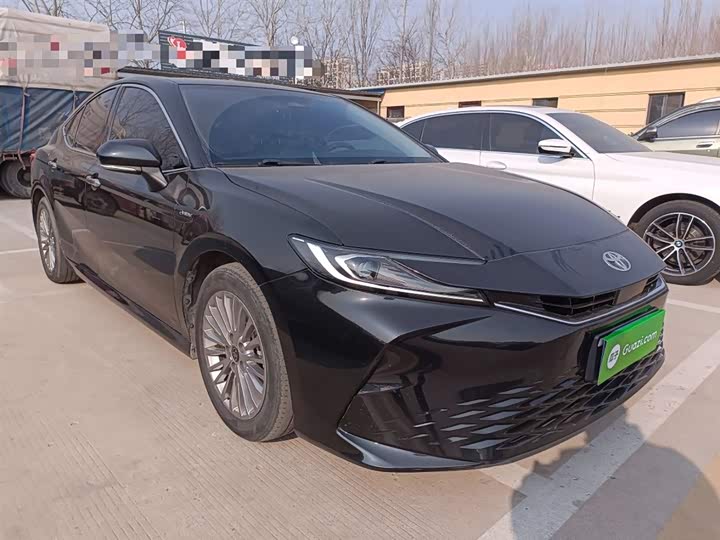 Фото 4 - Toyota Camry