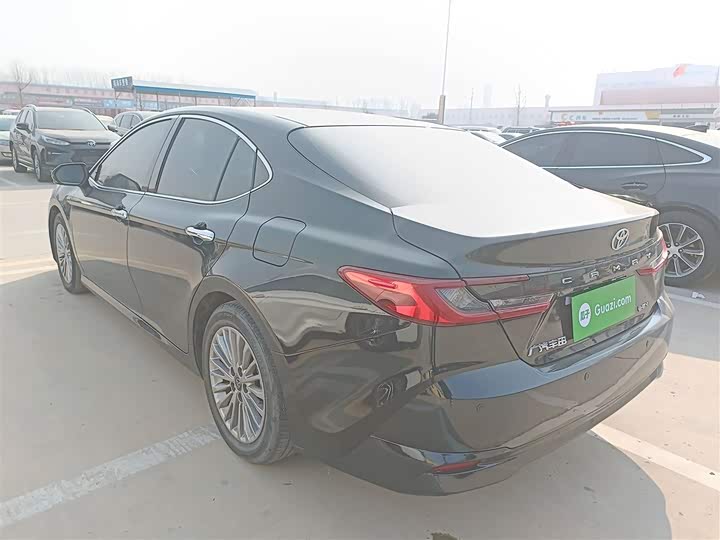 Фото 5 - Toyota Camry