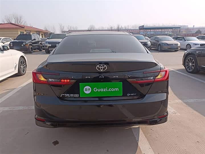 Фото 6 - Toyota Camry