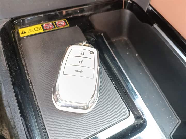 Фото 9 - Toyota Camry