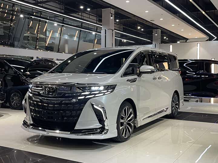 Фото 1 - Toyota Alphard