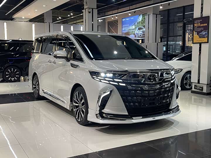 Фото 3 - Toyota Alphard