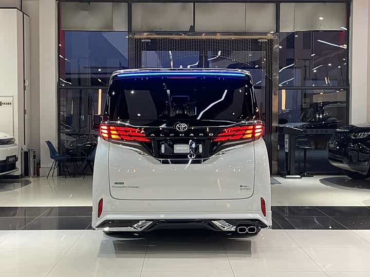 Фото 8 - Toyota Alphard