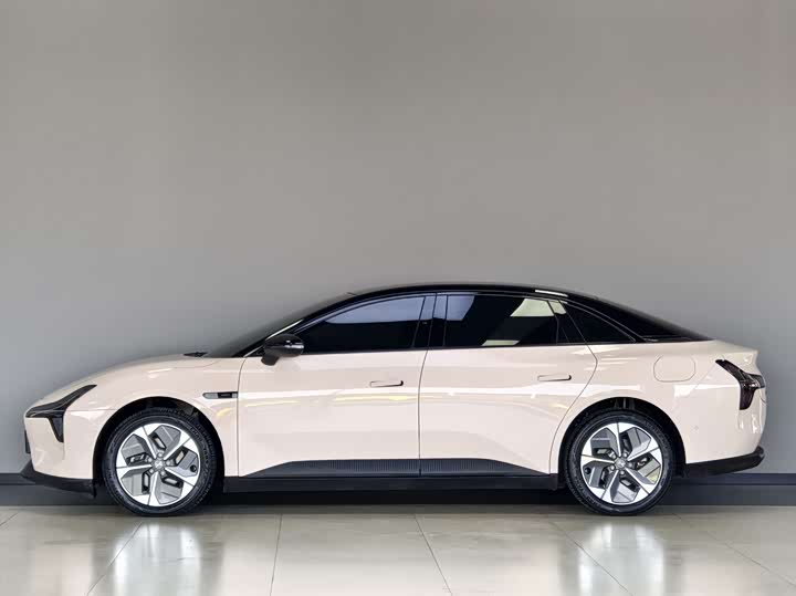 Фото 5 - XPeng Mona M03