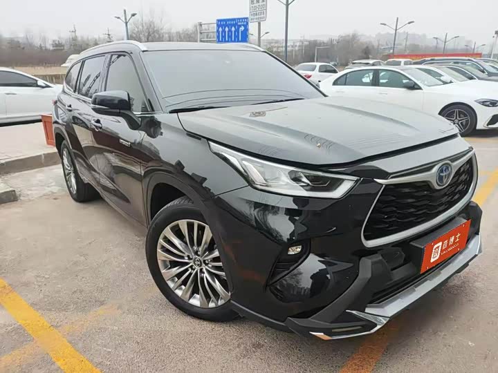 Фото 2 - Toyota Highlander