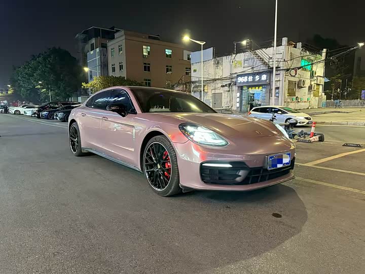 Фото 2 - Porsche Panamera