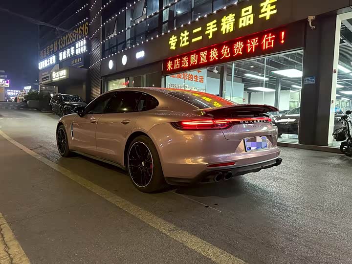 Фото 3 - Porsche Panamera
