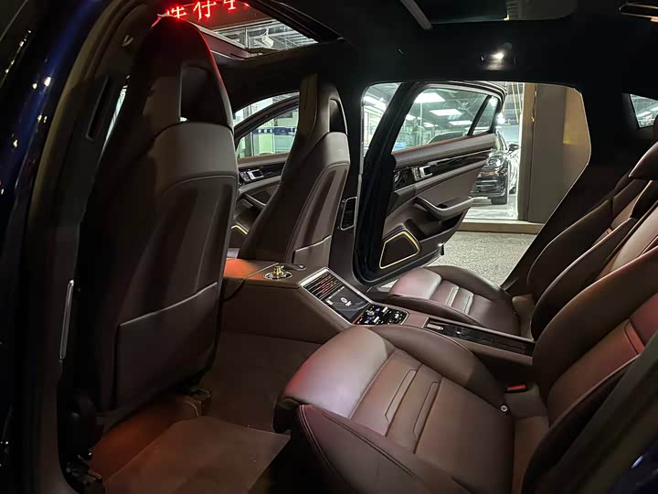 Фото 5 - Porsche Panamera