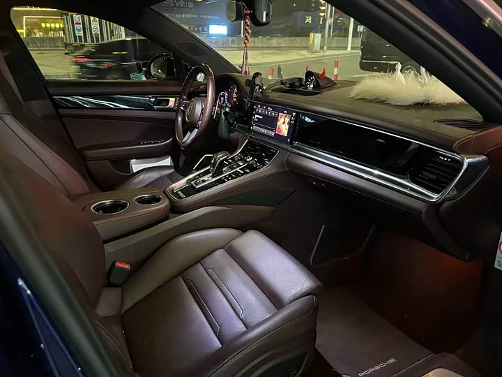 Фото 7 - Porsche Panamera