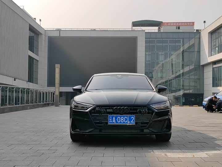 Фото 2 - Audi A7L